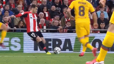 记者：兰克尔-泽经常在赛前要钱，首发迟迟不定也有他的原因