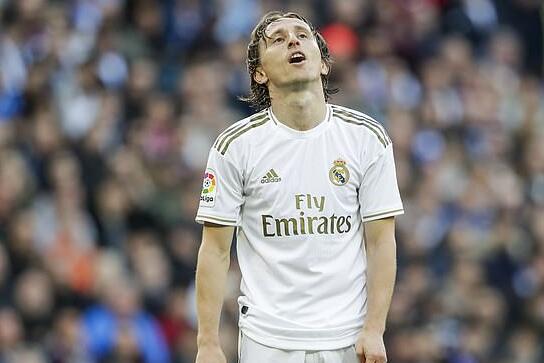 快攻判断教科书！詹姆斯跑位预判 反击效率拉满