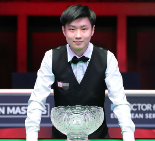 展现出了令 展现出了令